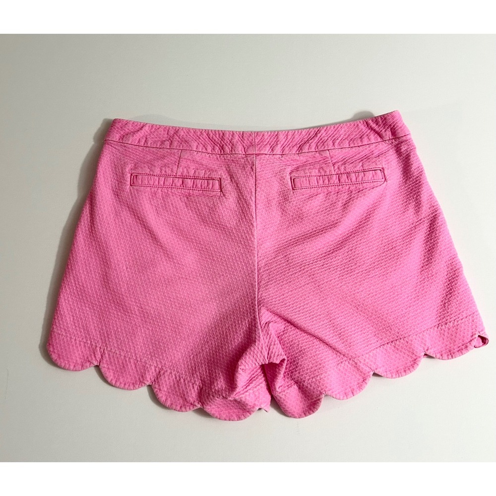 Lilly Pulitzer Buttercup Scallop Hem Shorts, Size 10, Pink Seersucker - Picture 5 of 5